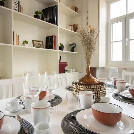 Typical At Se Velha Square Coimbra