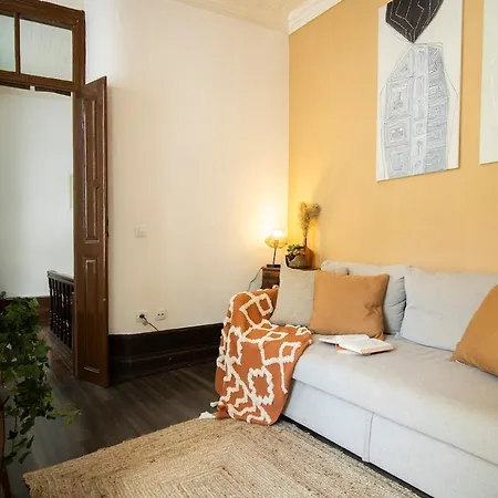 Typical At Se Velha Square * Coimbra