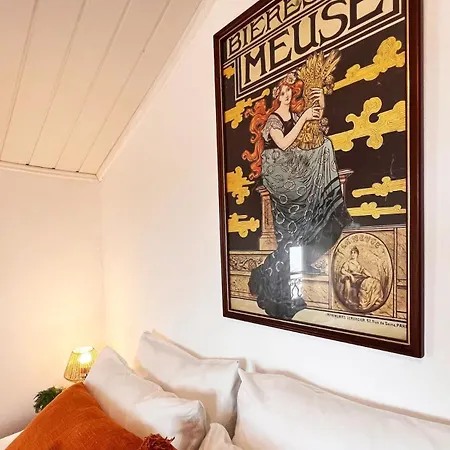 Typical At Sé Velha Square *