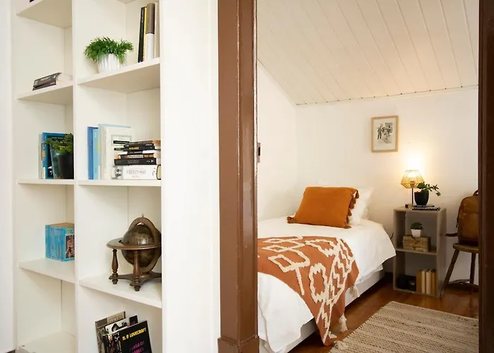 Typical At Se Velha Square