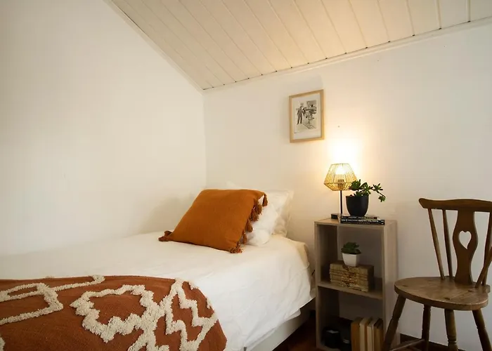 Typical At Se Velha Square Διαμέρισμα *