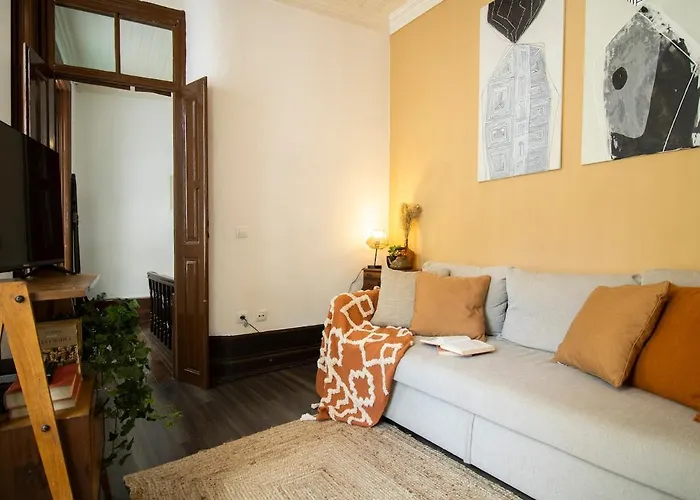 Typical At Se Velha Square * Κοΐμπρα