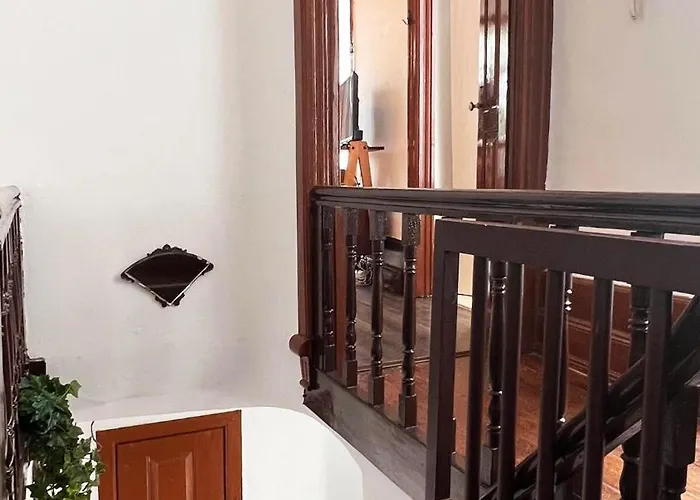 Typical At Se Velha Square Διαμέρισμα *